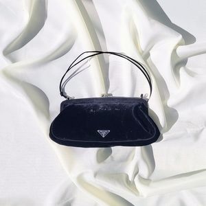 🧚‍♀️PRADA VELVET & SUEDE KISSLOCK CLUTCH🧚‍♀️